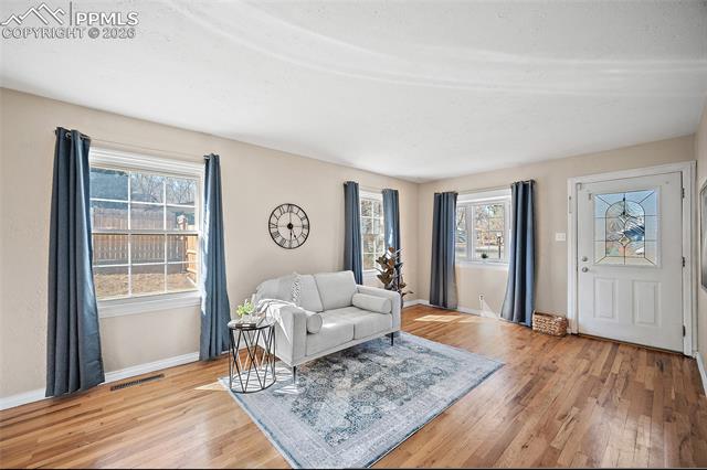 527 W San Miguel Street