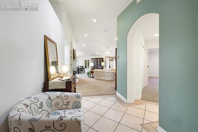2566 Marston Height / 20-Academy