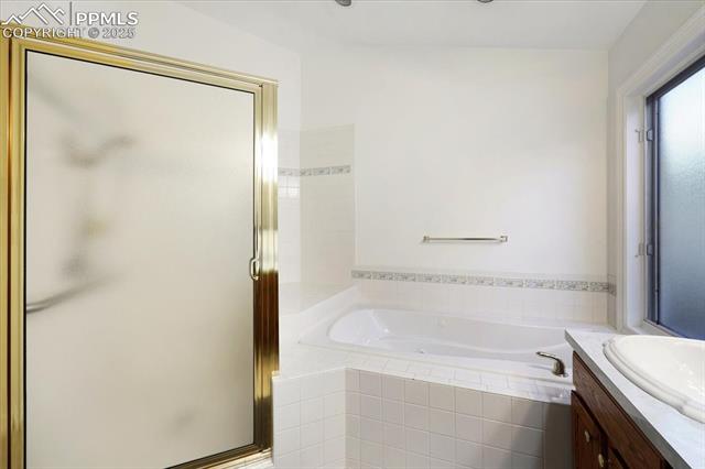 2566 Marston Height / 20-Academy