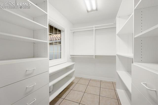 2566 Marston Height / 20-Academy