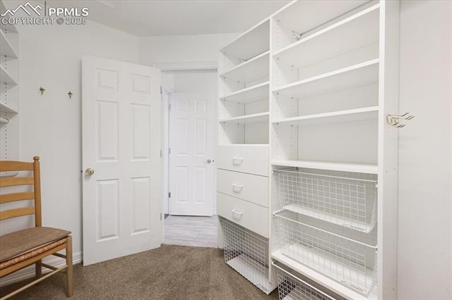 2566 Marston Height / 20-Academy