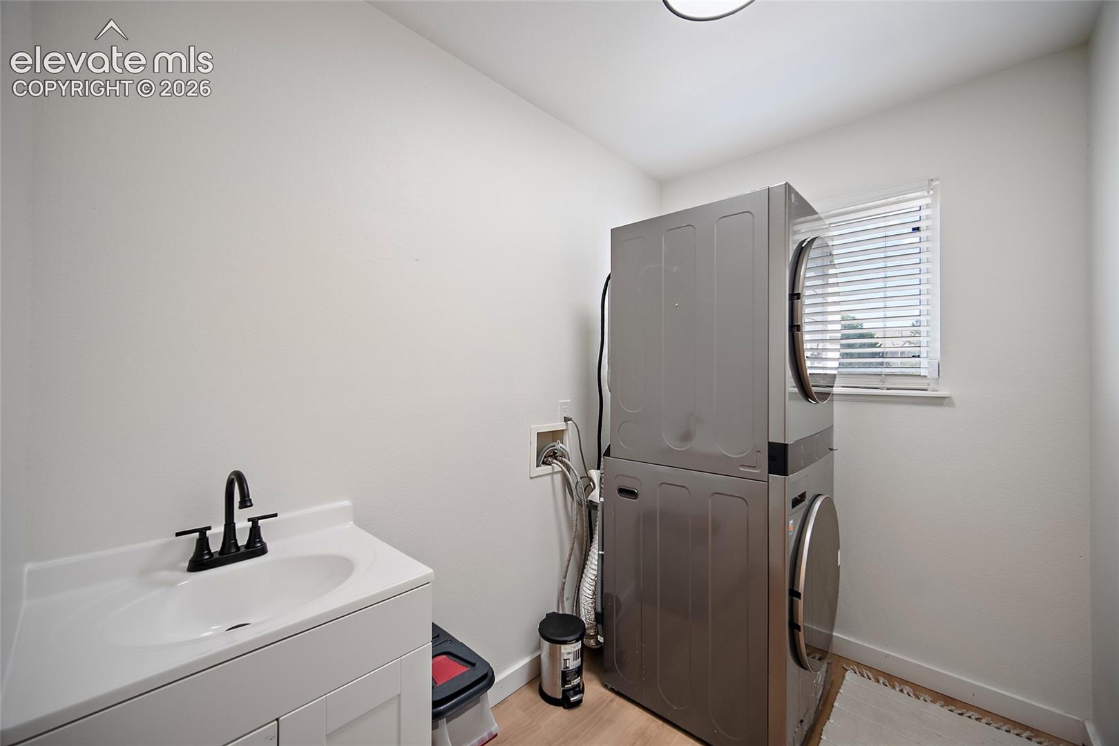 7387 Middle Bay Way