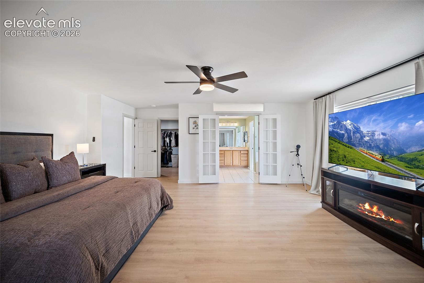 7387 Middle Bay Way