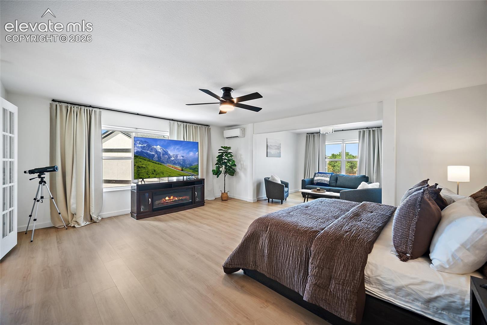 7387 Middle Bay Way