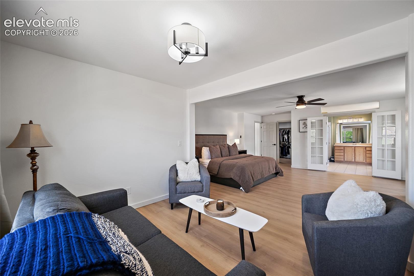 7387 Middle Bay Way