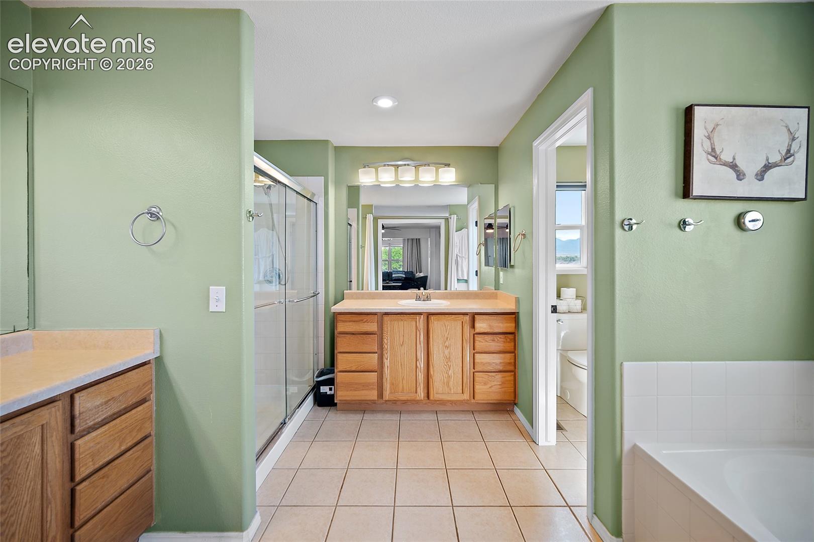 7387 Middle Bay Way
