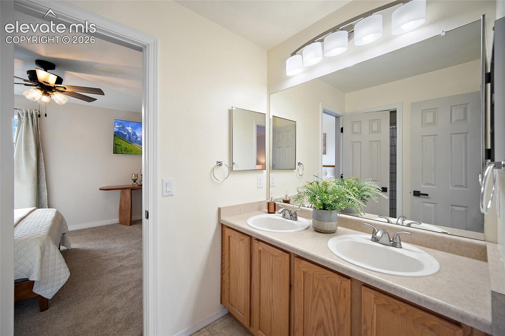 7387 Middle Bay Way