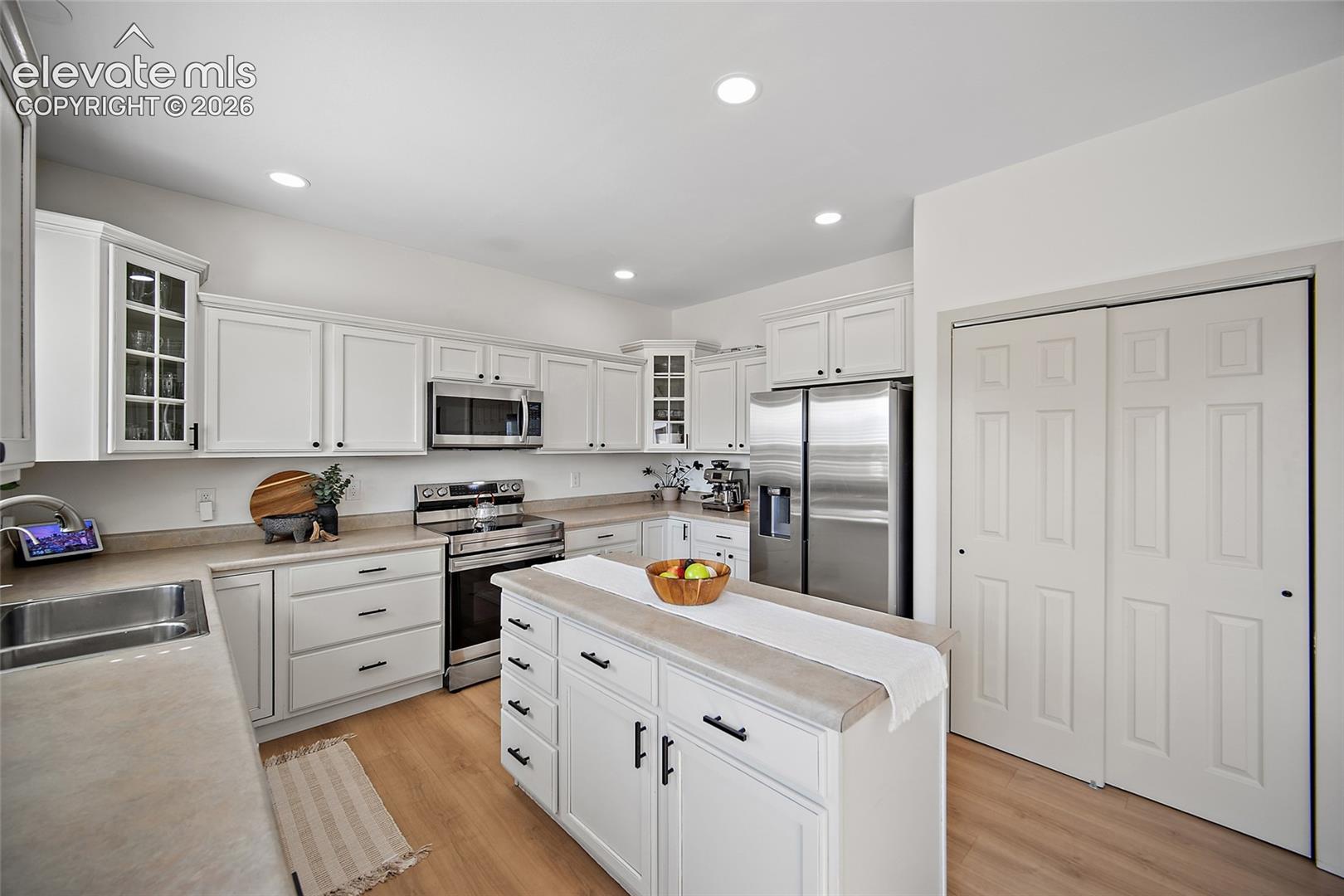7387 Middle Bay Way