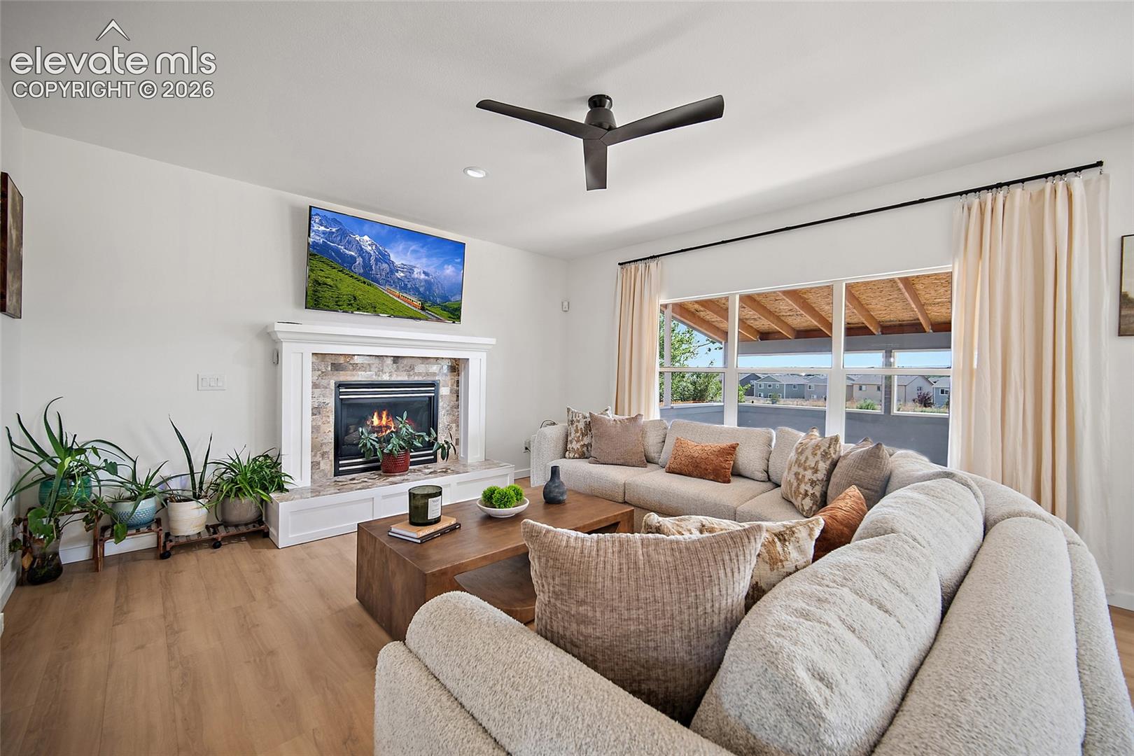 7387 Middle Bay Way