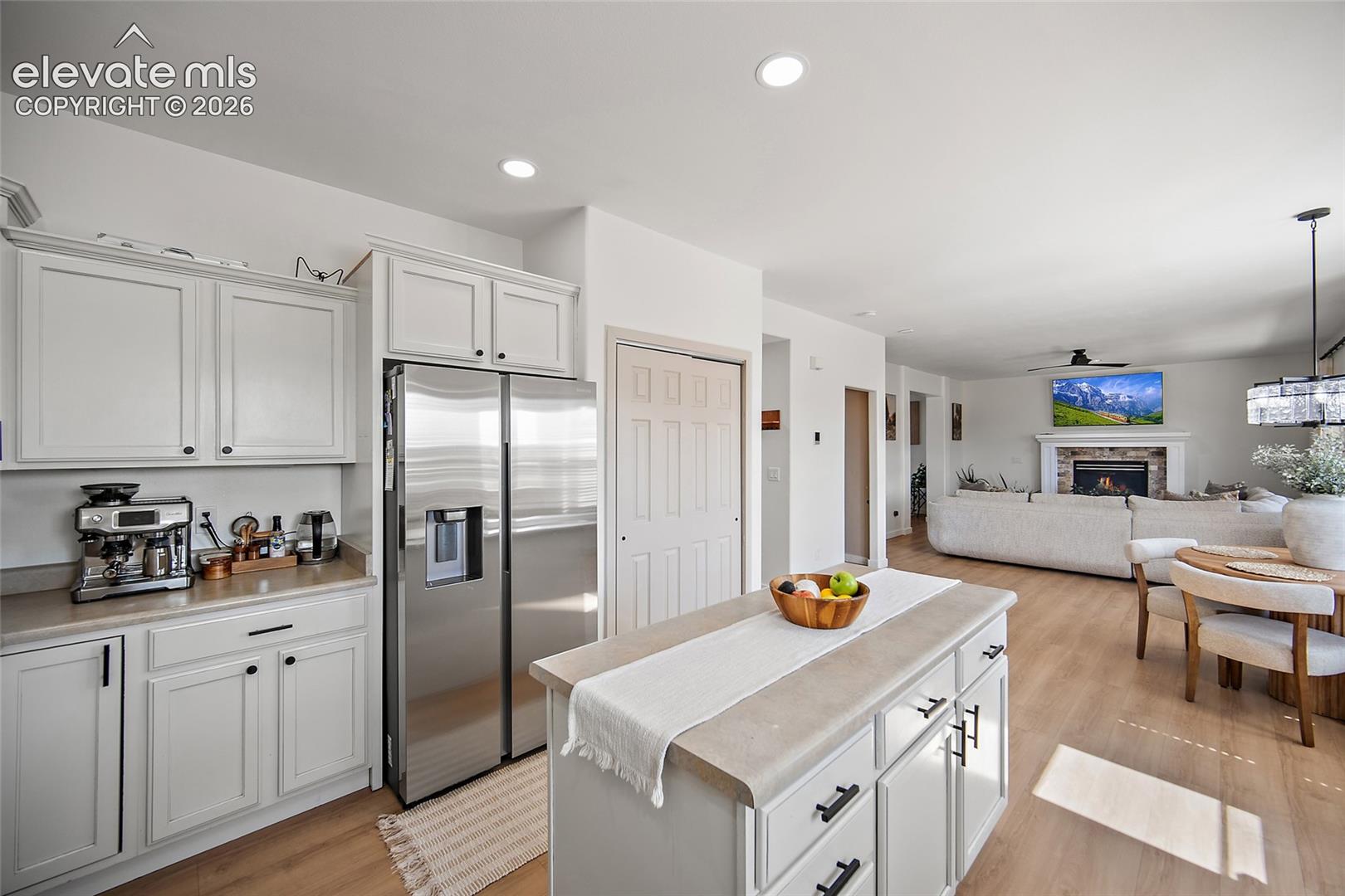 7387 Middle Bay Way