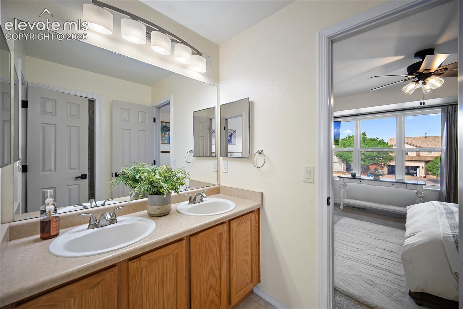 7387 Middle Bay Way