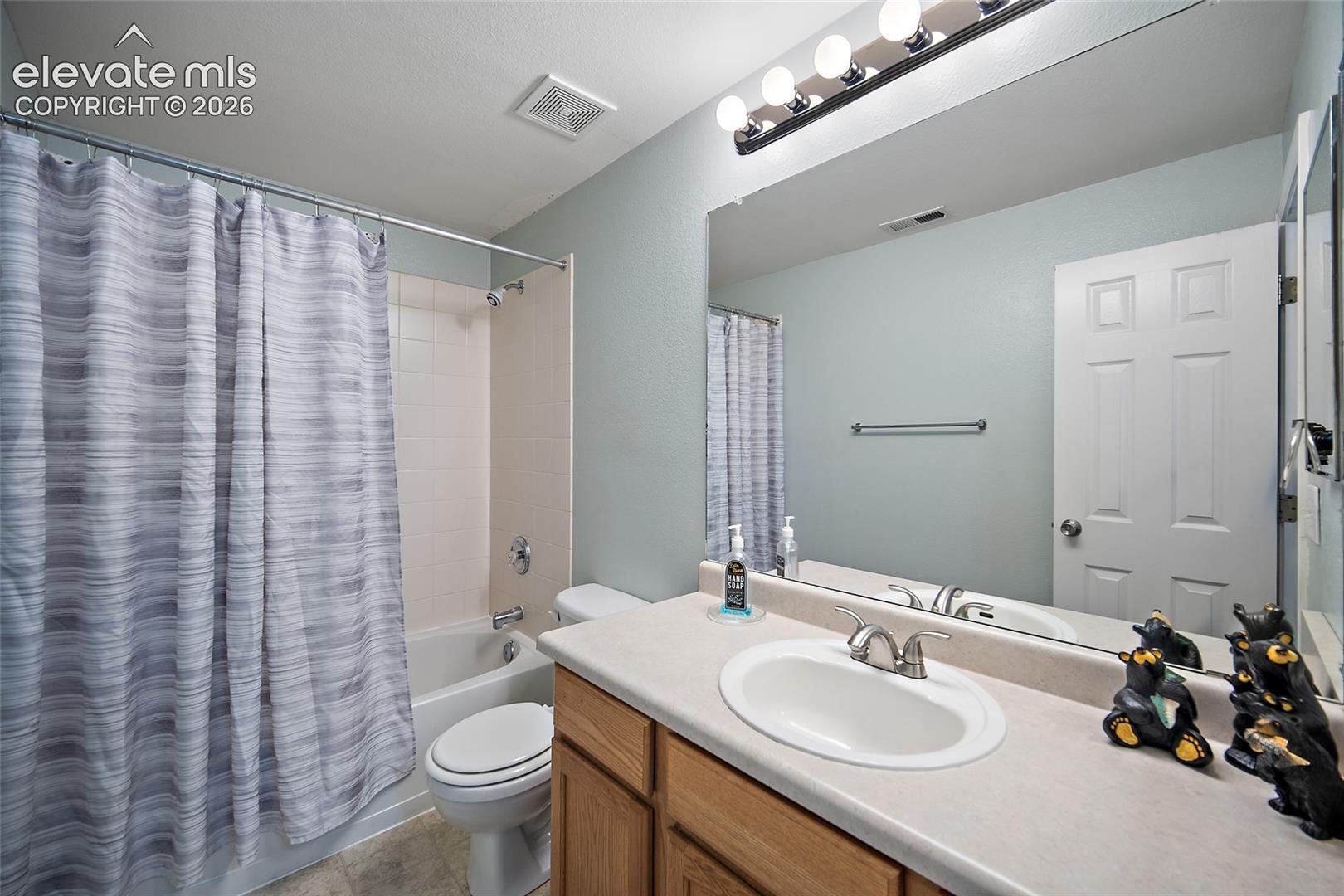 7387 Middle Bay Way