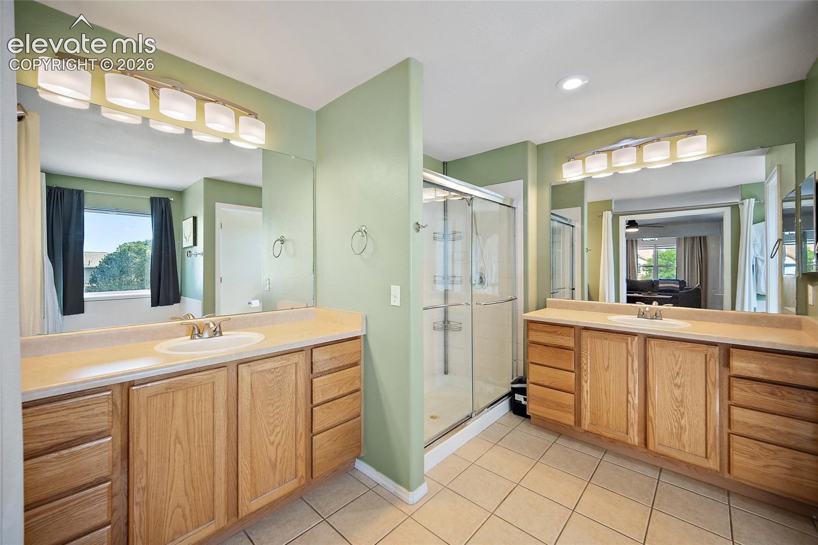7387 Middle Bay Way