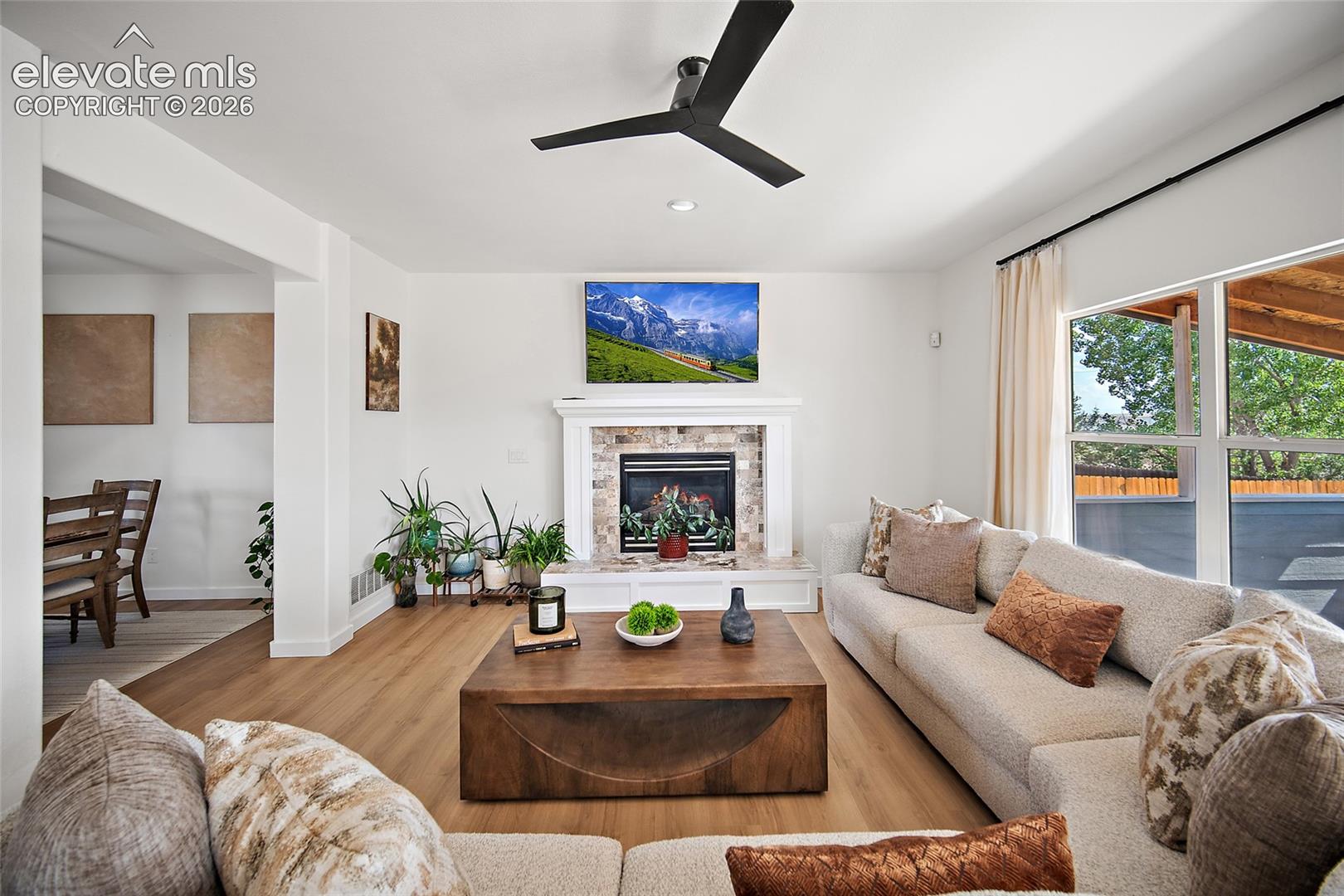 7387 Middle Bay Way