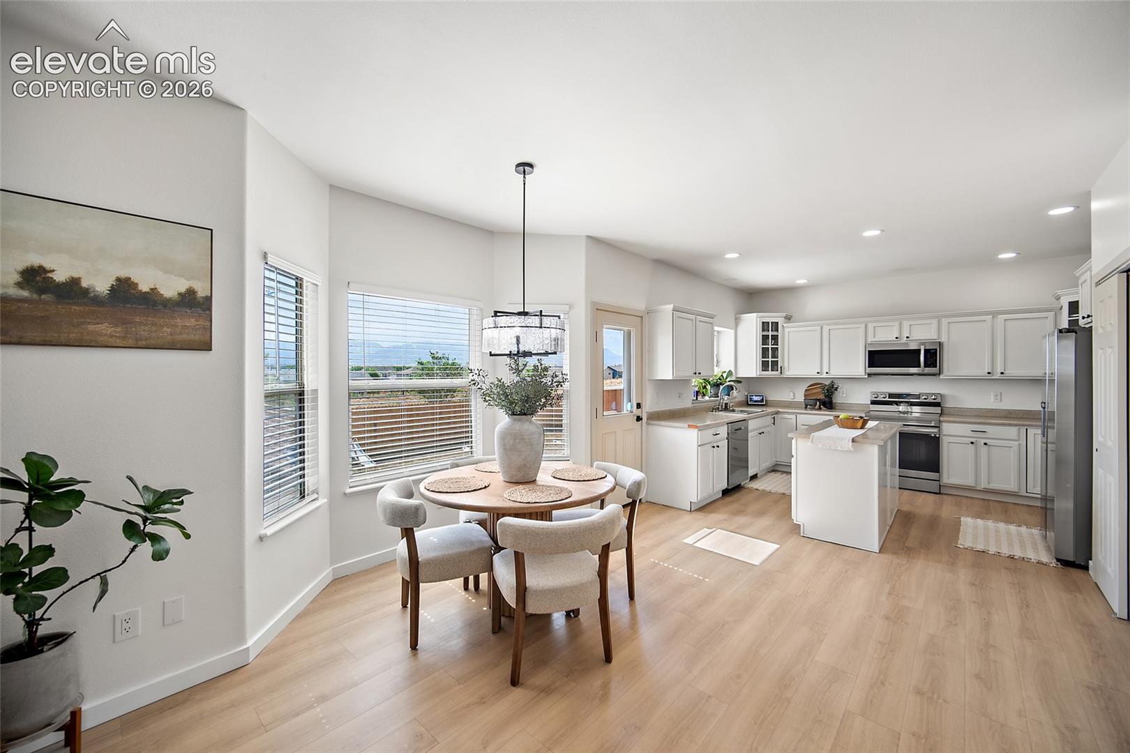 7387 Middle Bay Way