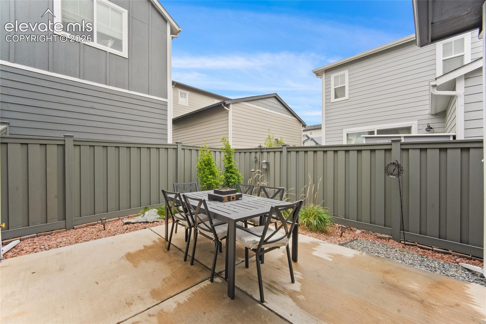5816 Summer Dream Drive