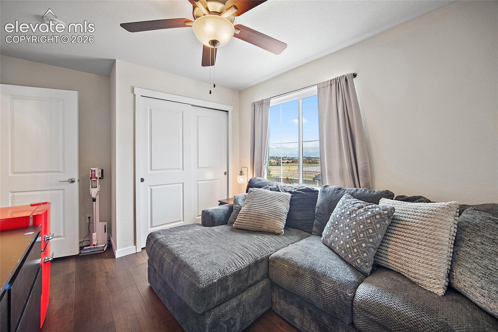 5816 Summer Dream Drive