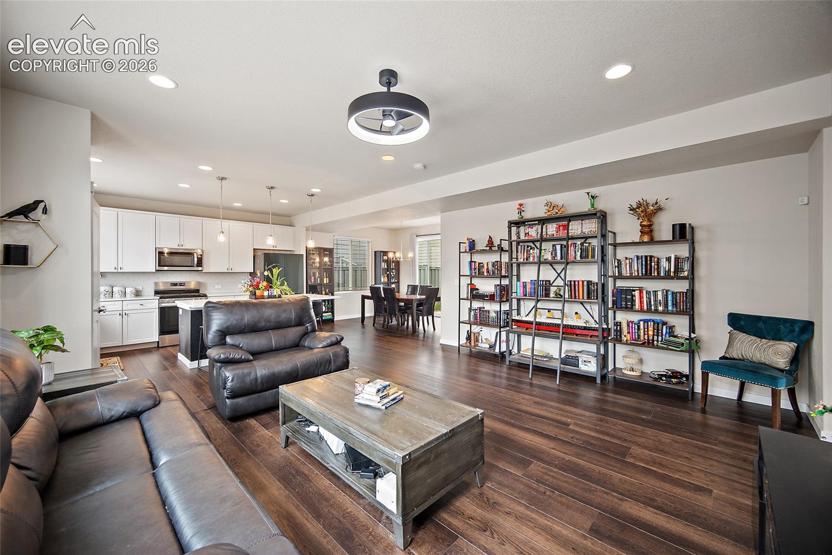 5816 Summer Dream Drive