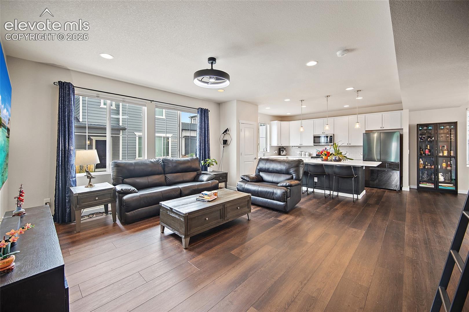 5816 Summer Dream Drive