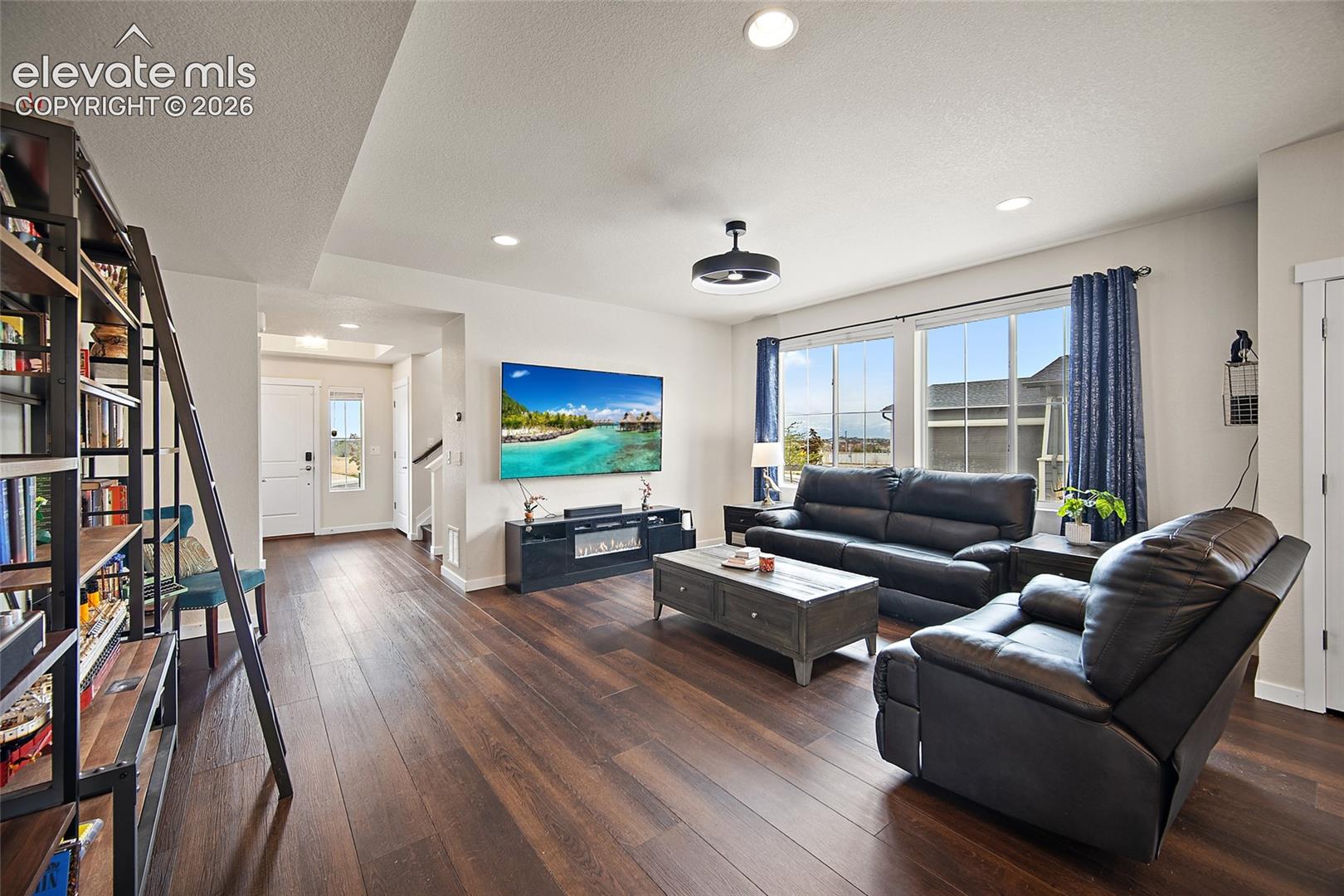 5816 Summer Dream Drive