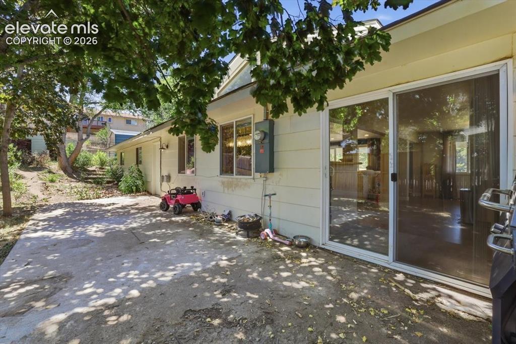 3537 Maizeland Road