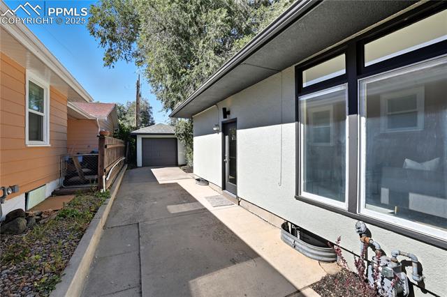 106 Farragut Avenue