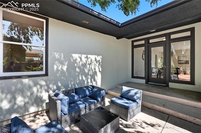 106 Farragut Avenue