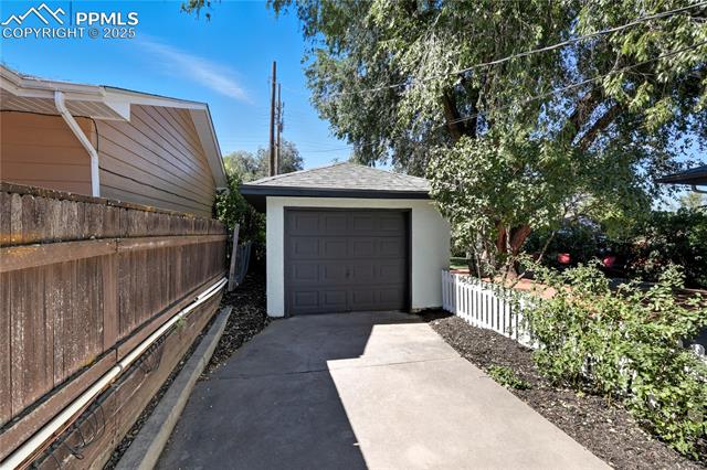 106 Farragut Avenue