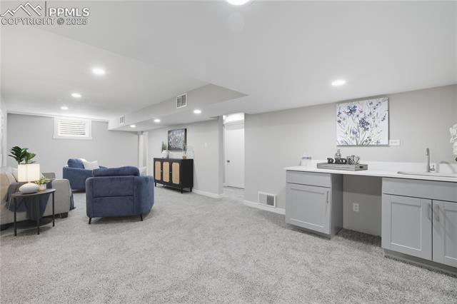 106 Farragut Avenue