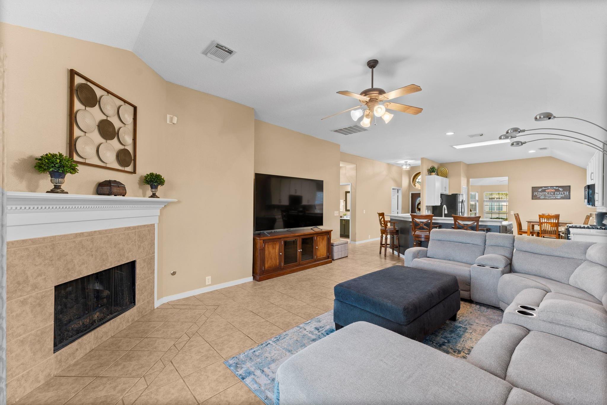 3339 Ellesborough Lane