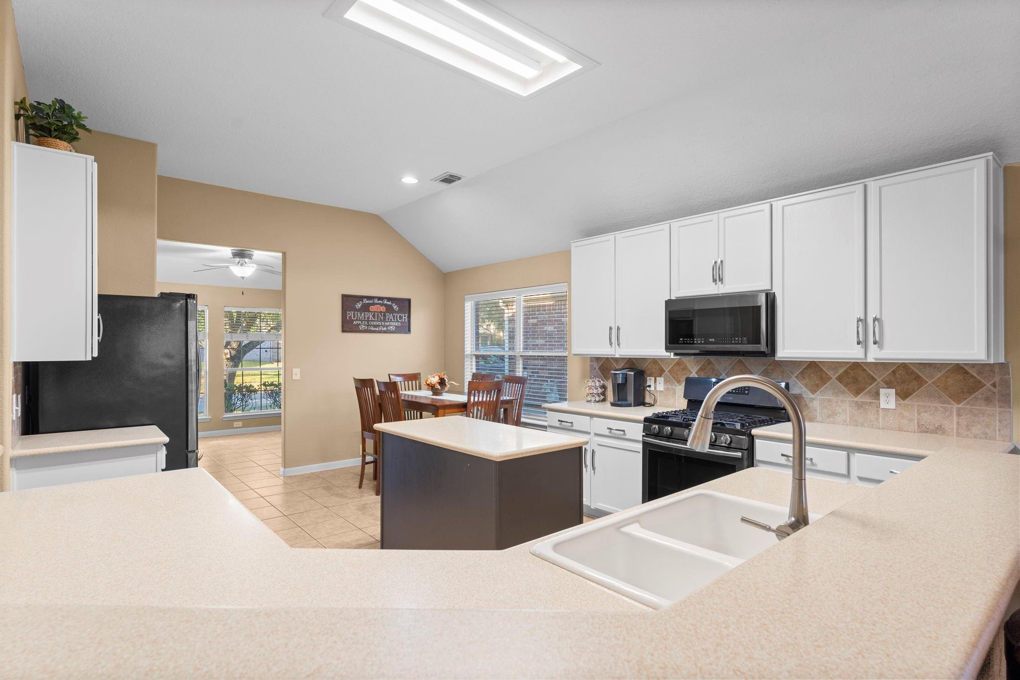 3339 Ellesborough Lane