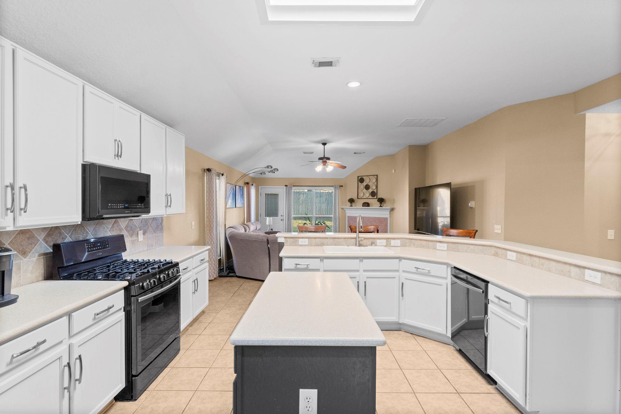 3339 Ellesborough Lane