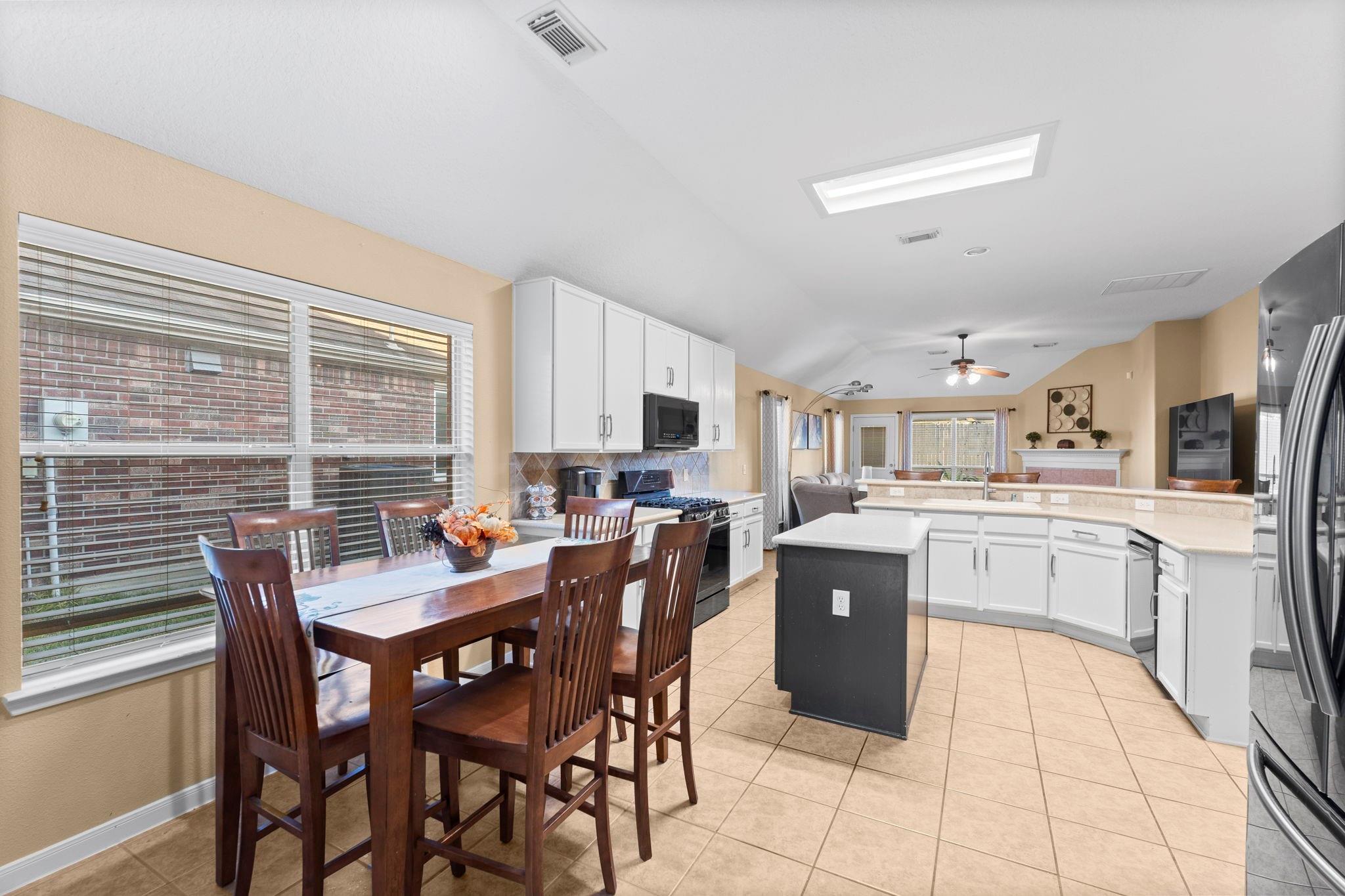 3339 Ellesborough Lane