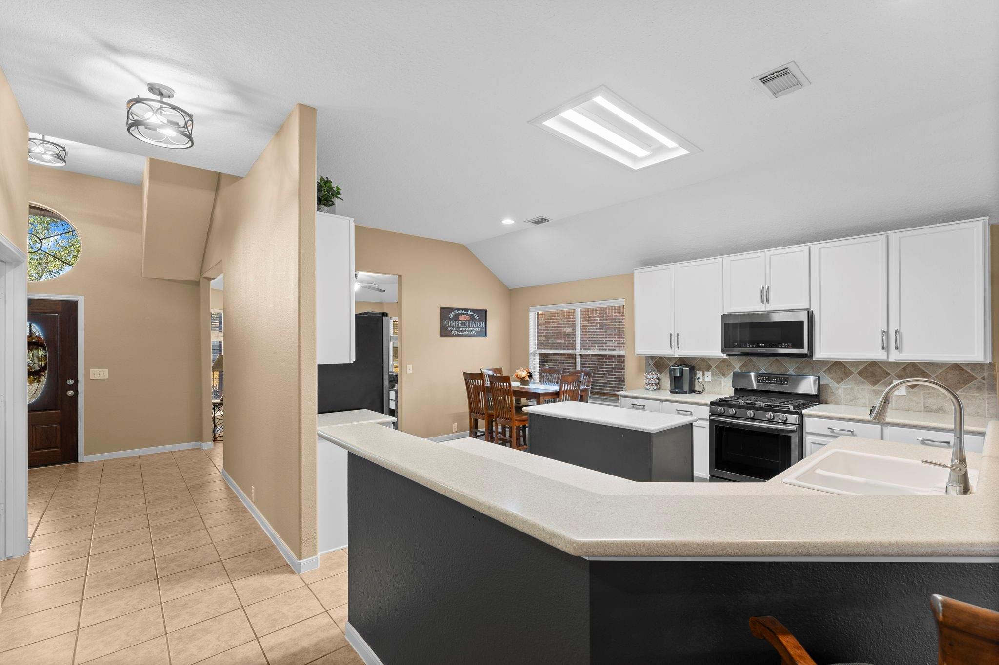 3339 Ellesborough Lane