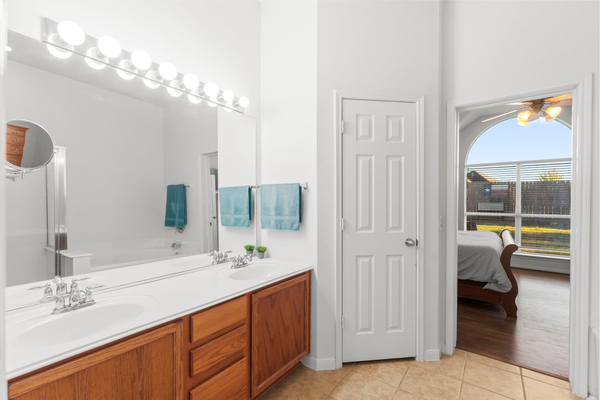 3339 Ellesborough Lane