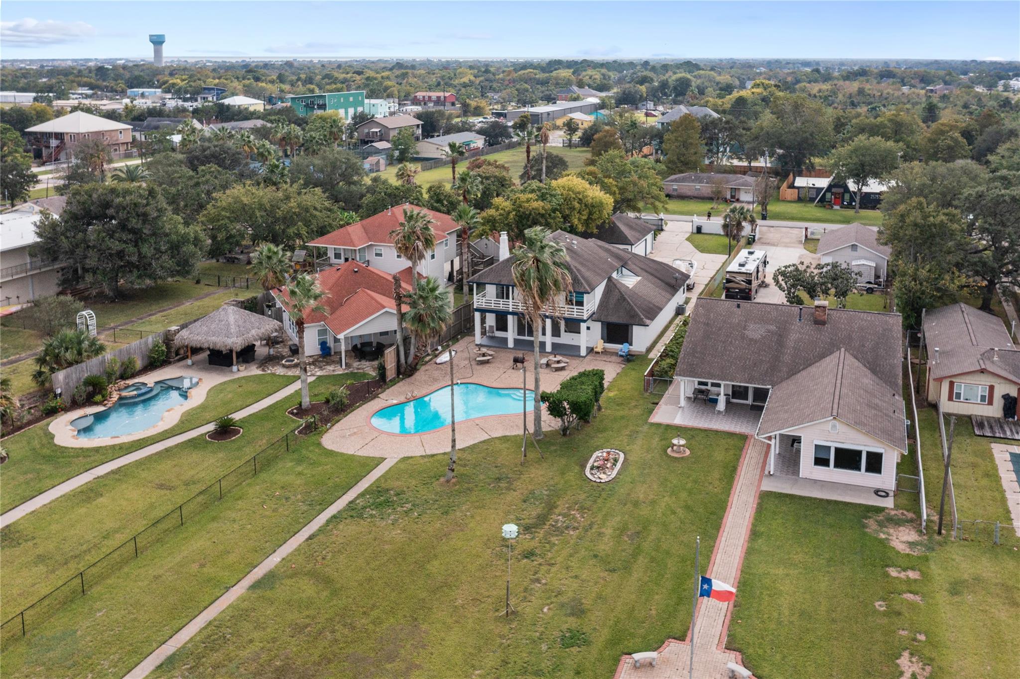 2576 Cliff Drive