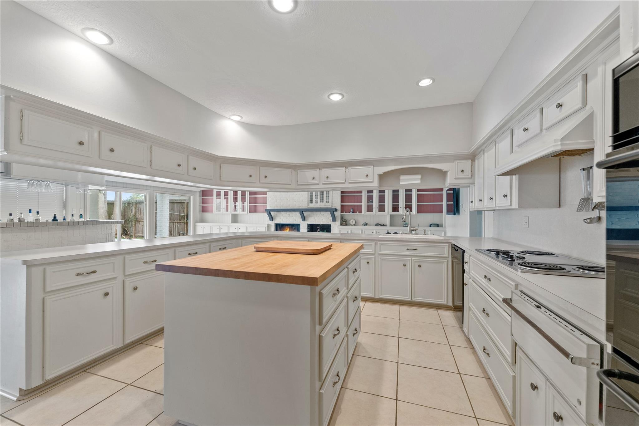 2576 Cliff Drive