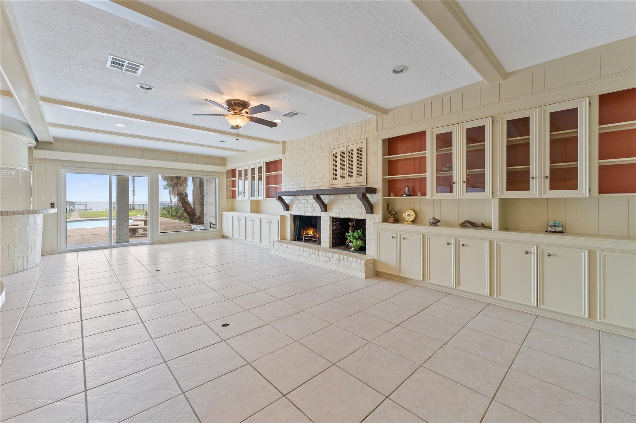 2576 Cliff Drive