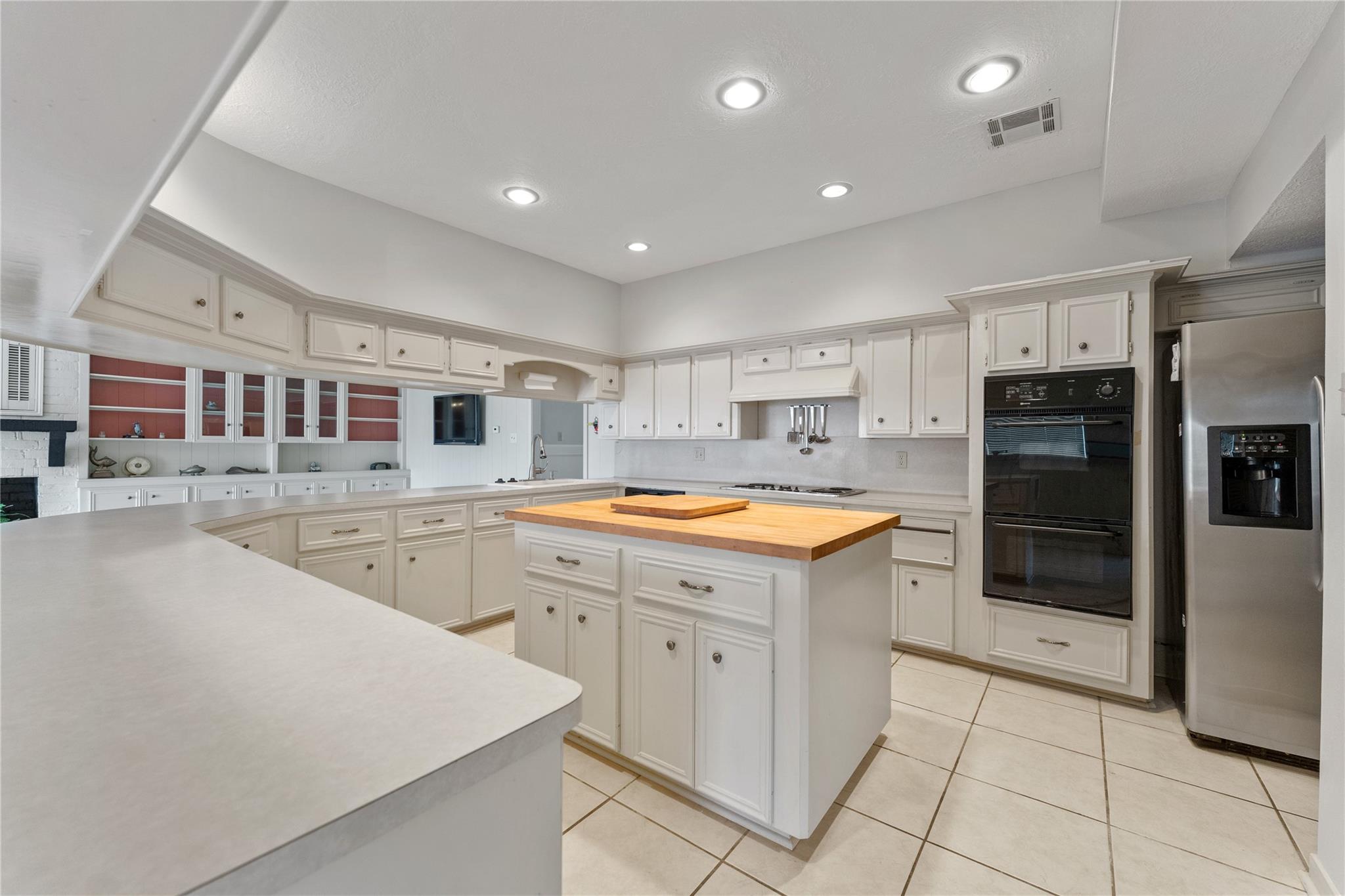 2576 Cliff Drive