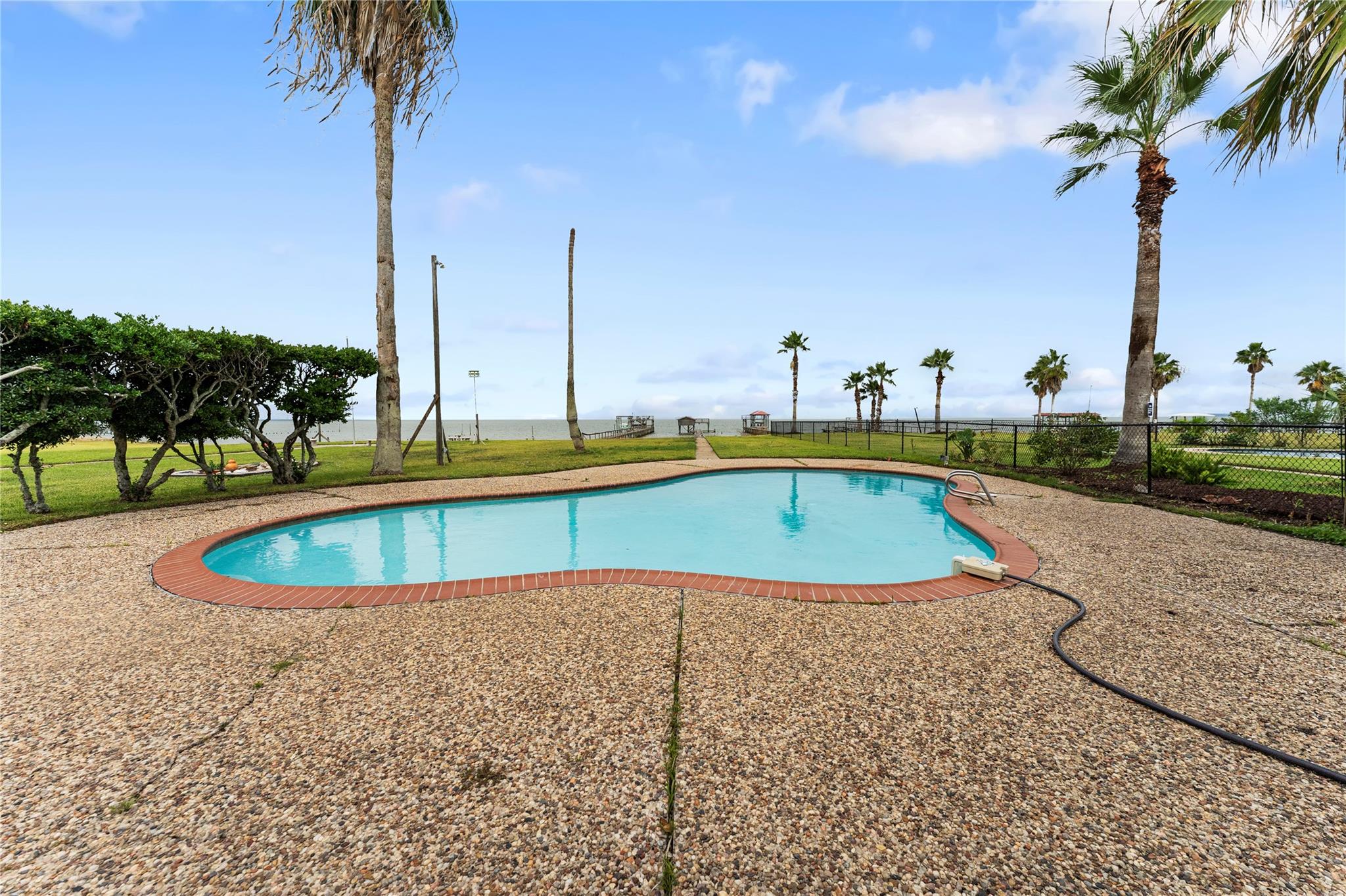 2576 Cliff Drive