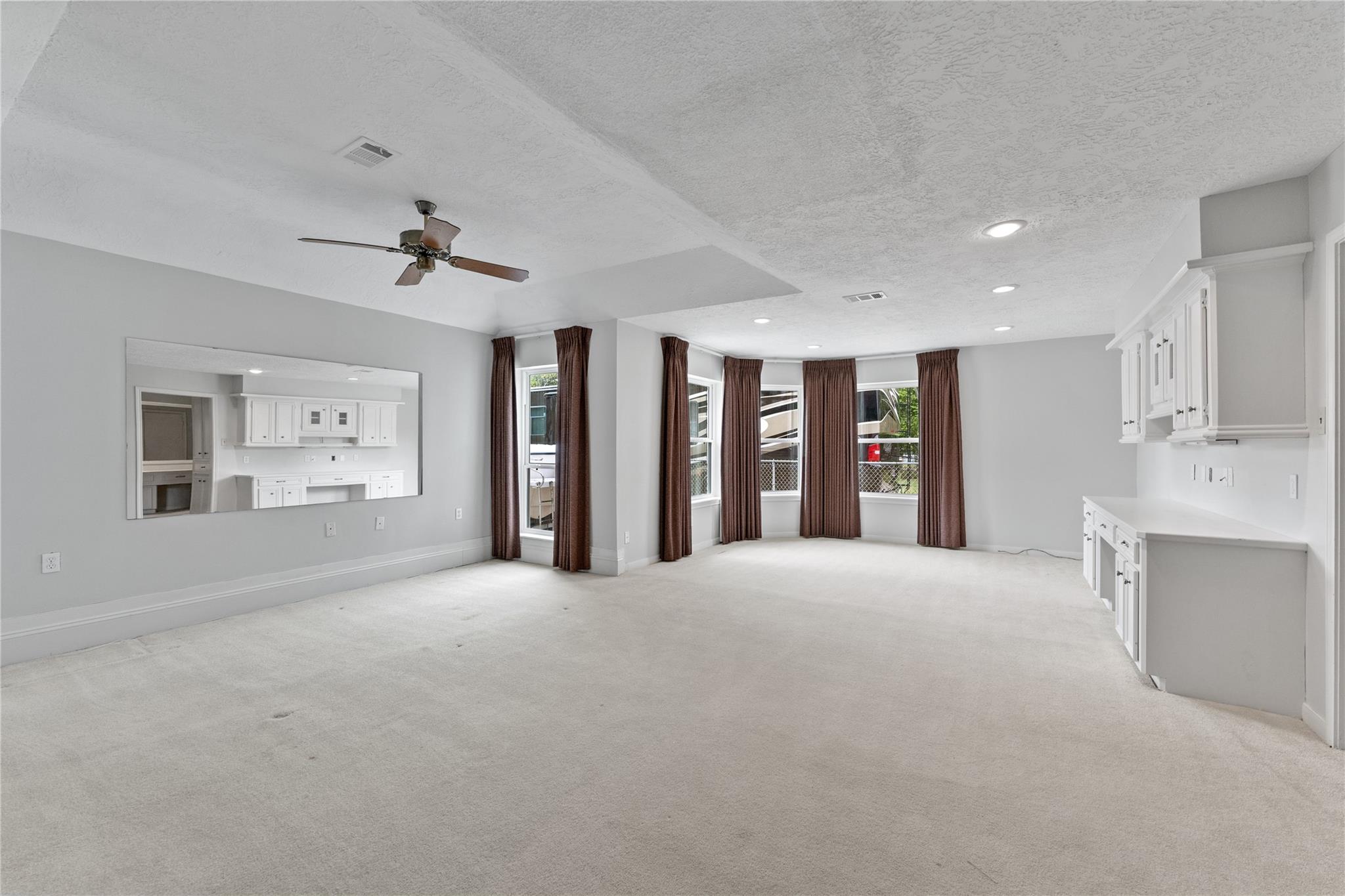 2576 Cliff Drive