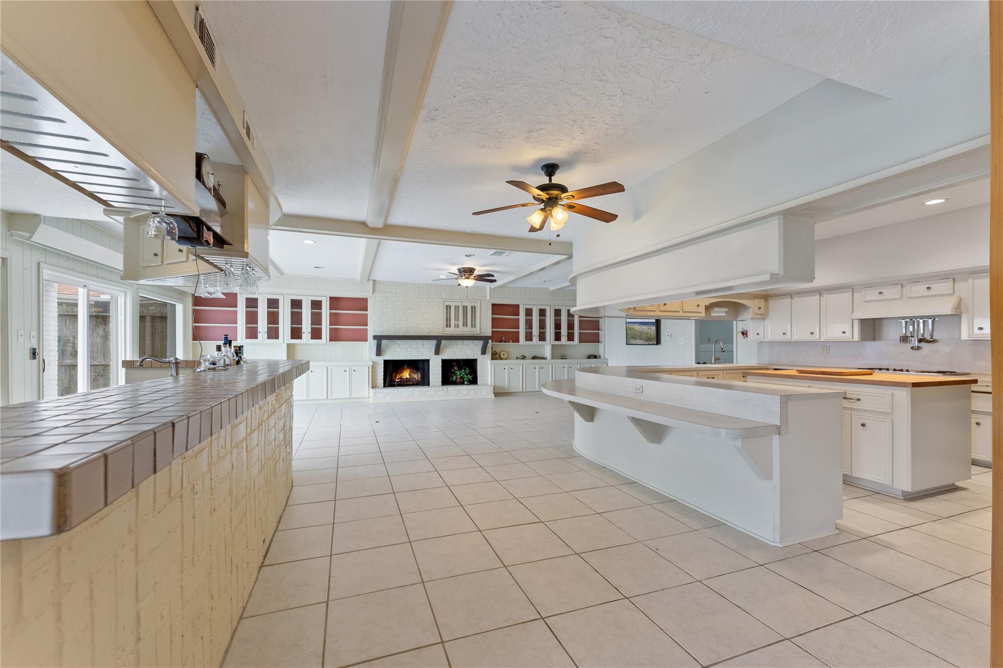 2576 Cliff Drive