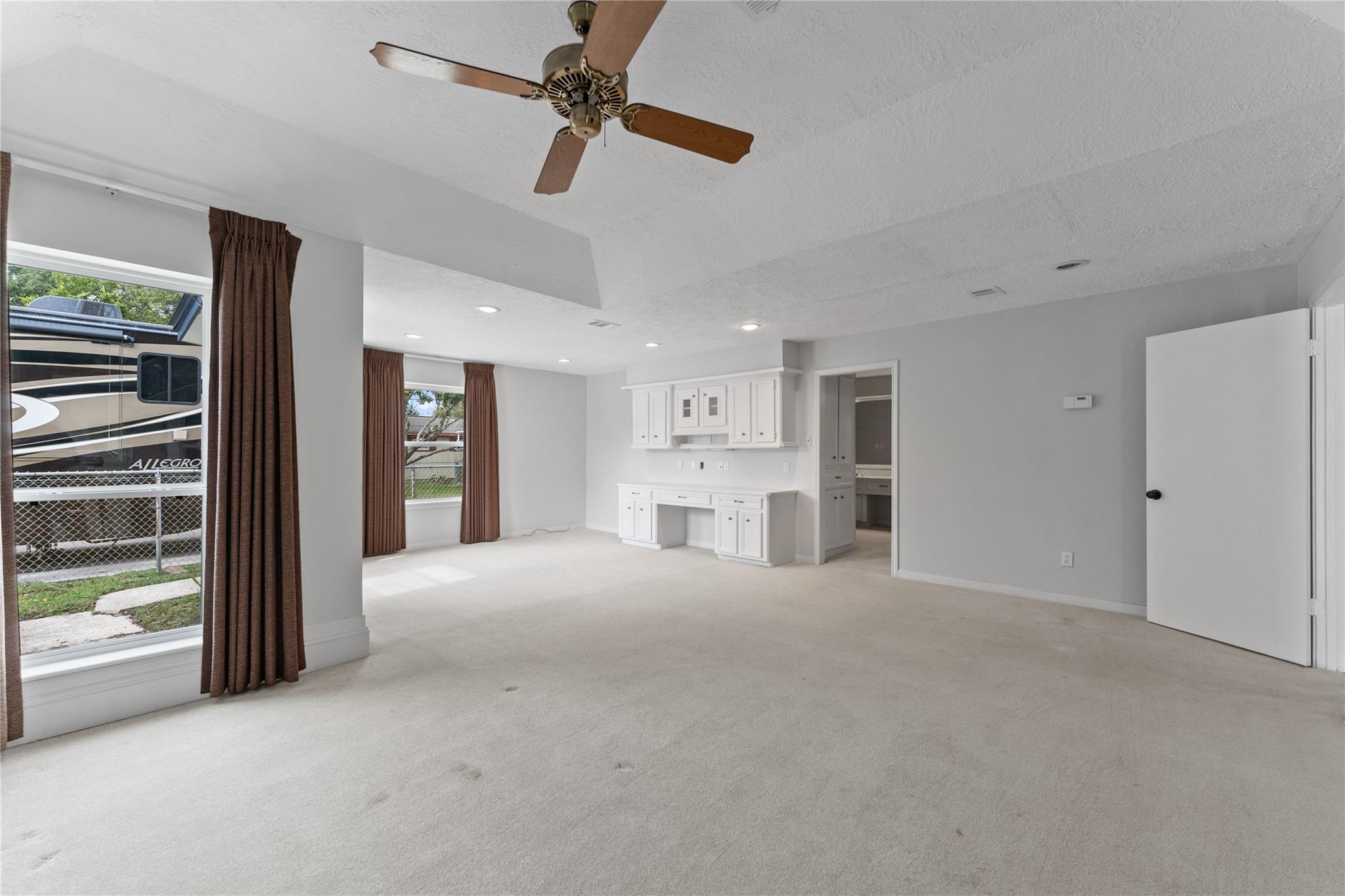 2576 Cliff Drive