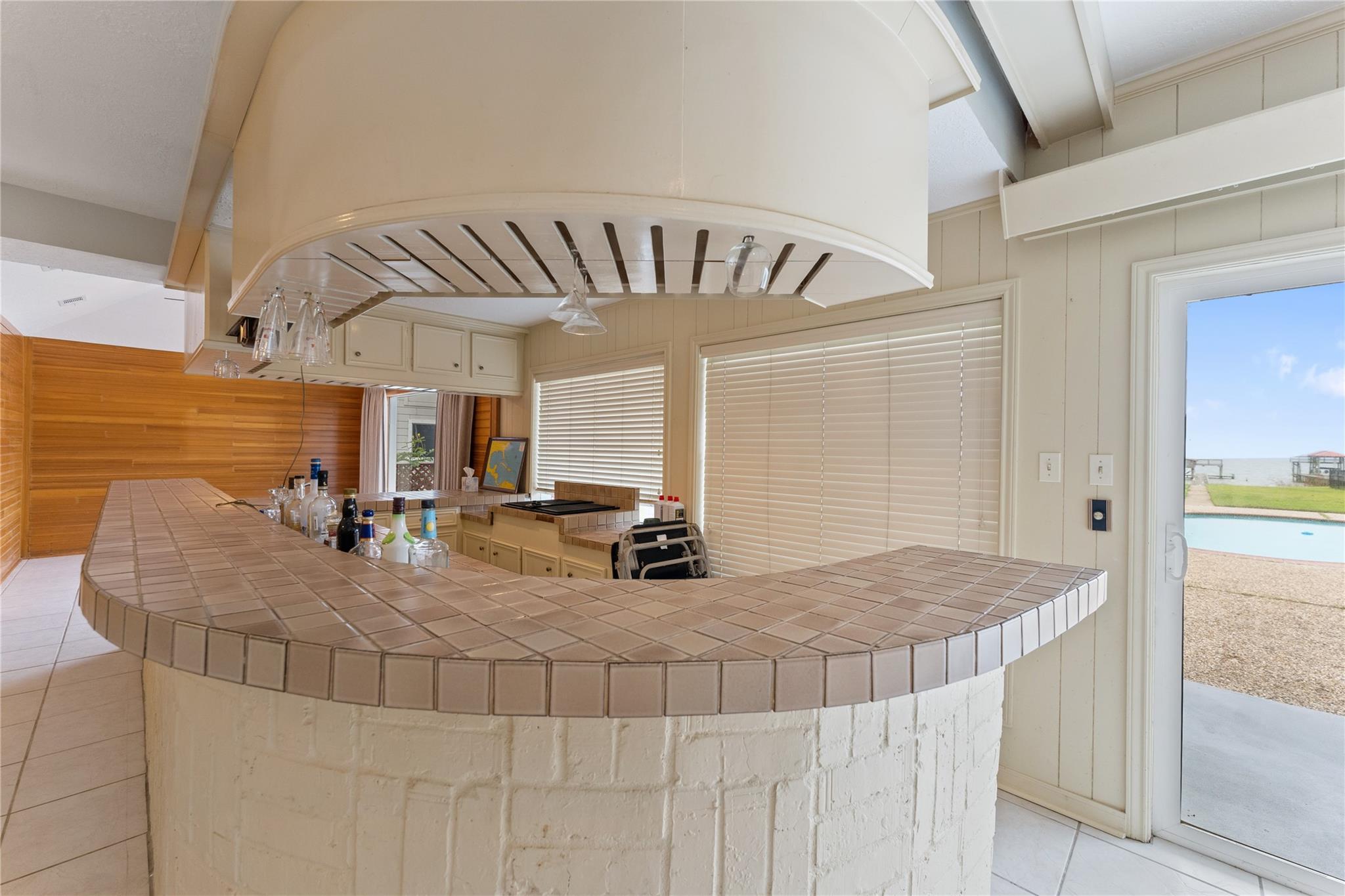 2576 Cliff Drive
