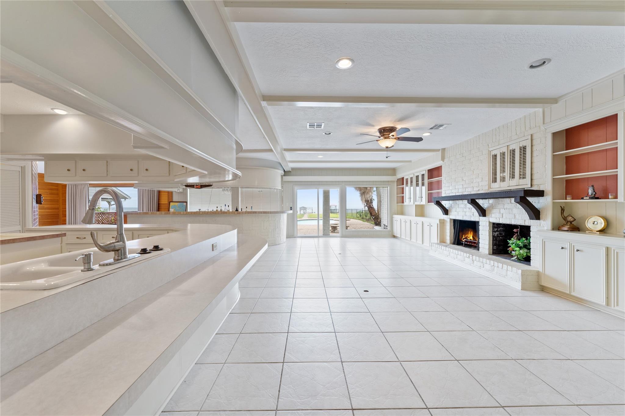2576 Cliff Drive