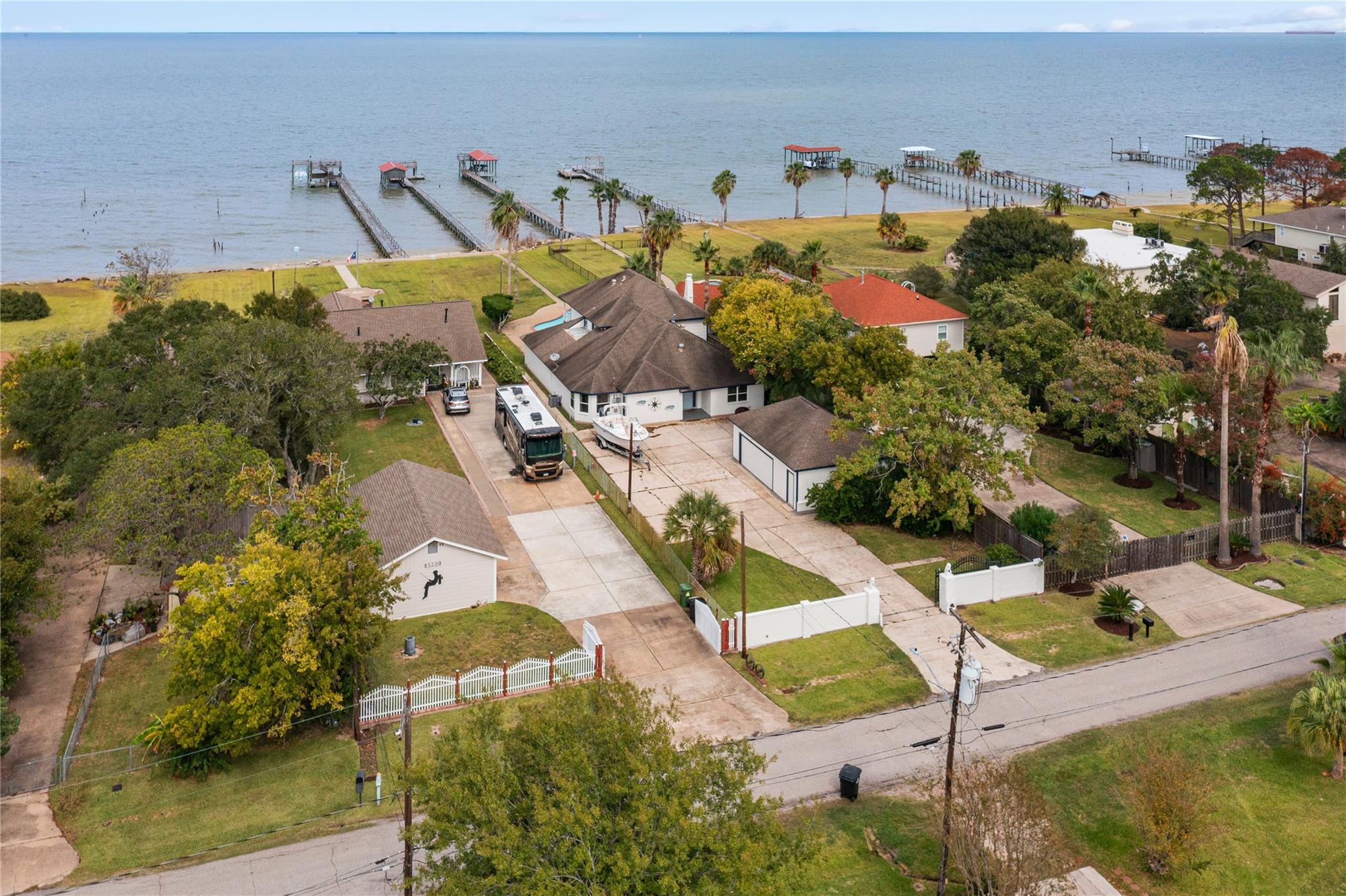 2576 Cliff Drive