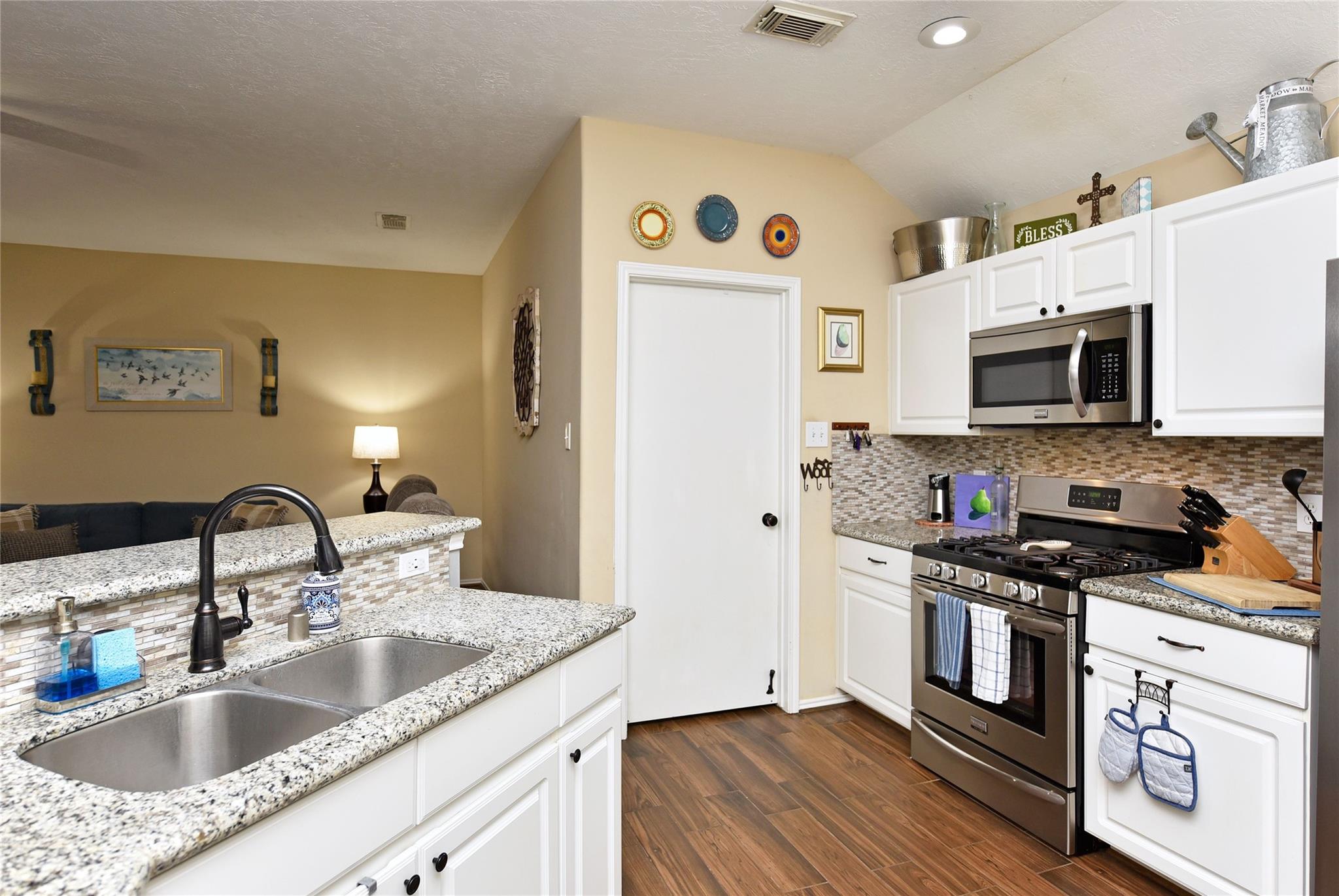 26 S Vesper Bend Circle