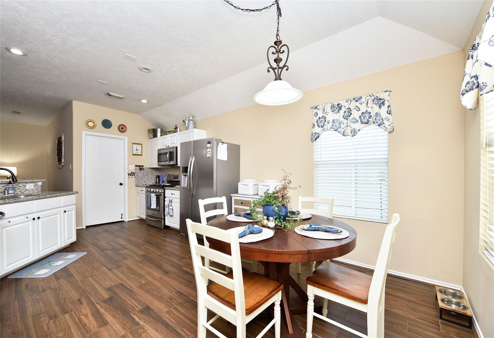 26 S Vesper Bend Circle