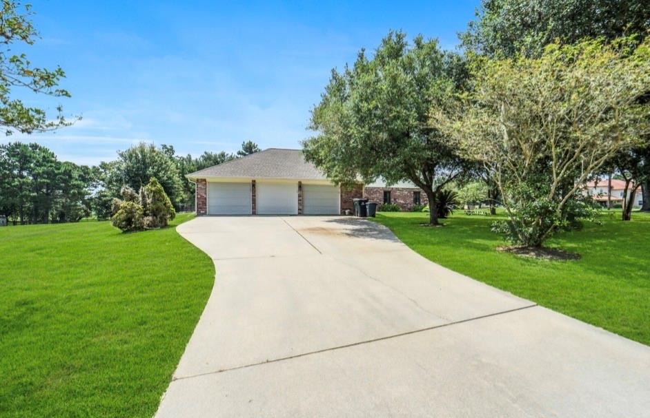 3011 Willow Oak Lane