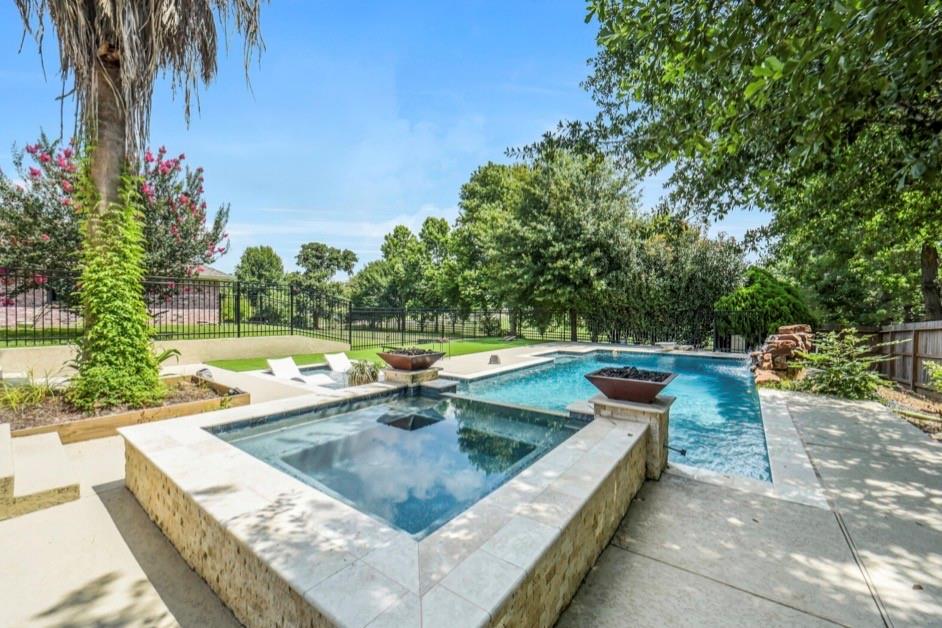 3011 Willow Oak Lane